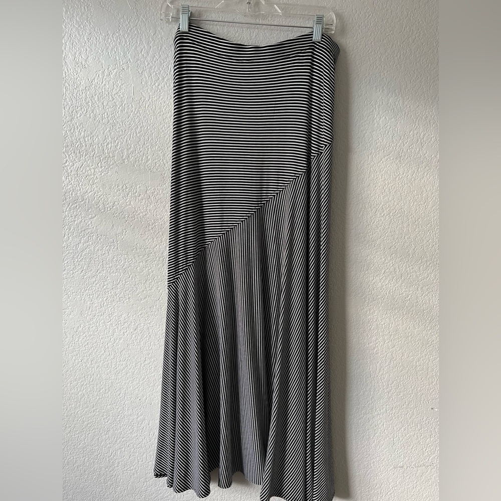 Chicos black and white striped maxi skirt size 1/Small